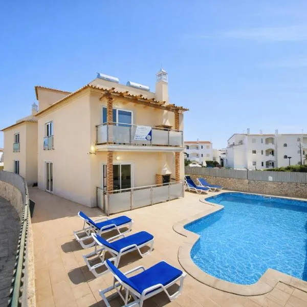 Oura Oasis D - Shared Pool - 4 Guests - Albufeira, hotel Albufeirában