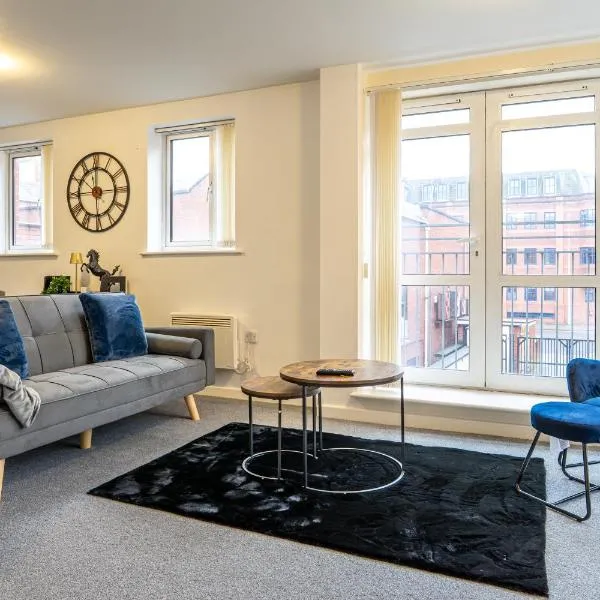 The Beauchamp Modern 2BR Coventry City Centre Apt Free Parking, hotel in Coventry