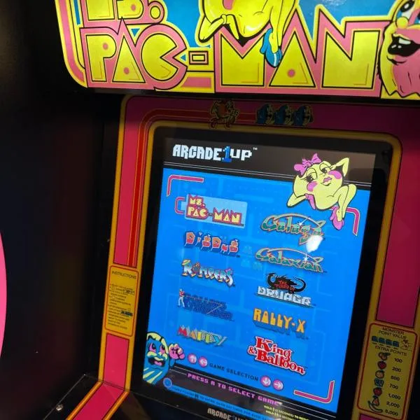 PAC-MAN CAVE, 3-bedroom apartment, hotel a Boston