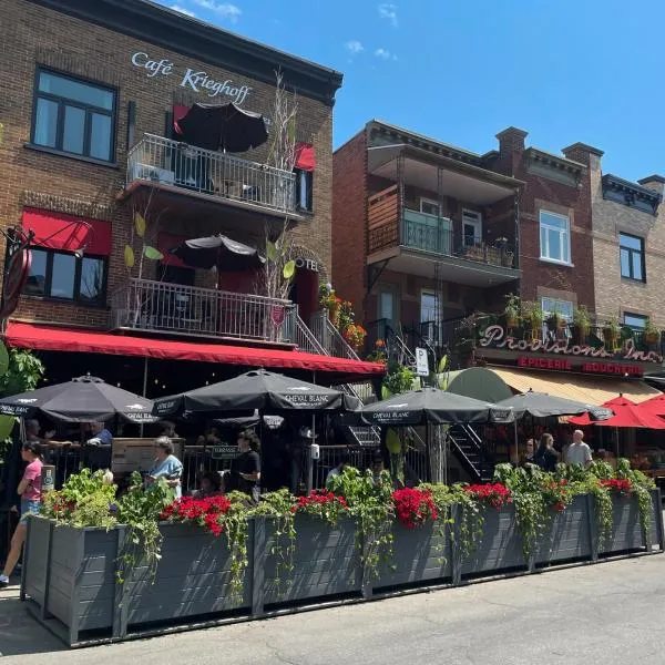 Petit Hôtel - Café Krieghoff, hotel u gradu 'Quebec City'