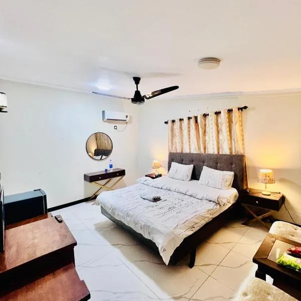 Waves Guest House Clifton Khi、カラチのホテル
