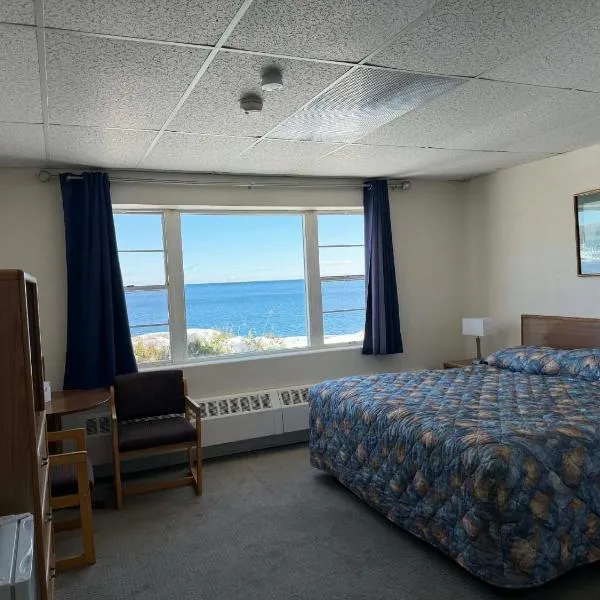The Shoreline Inn, hotelli kohteessa Grand Marais