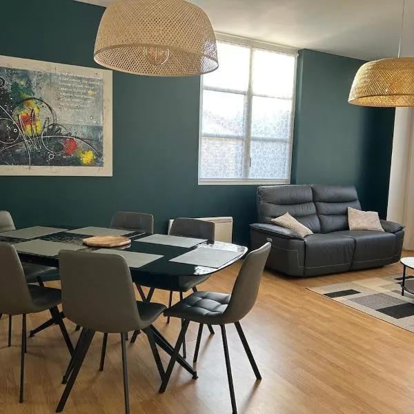 Appartement spacieux avec parking privé, hotell i Châlons-en-Champagne