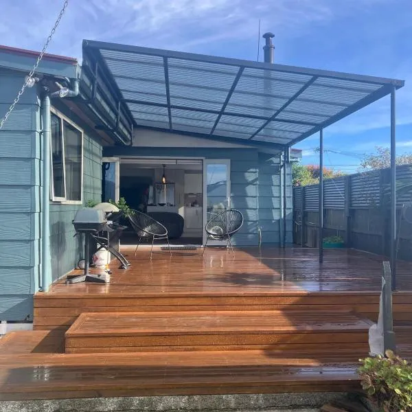 Cozy, Comfortable, Quiet House, Hotel in Westport