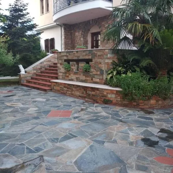 Villa Evi, hotell i Volos