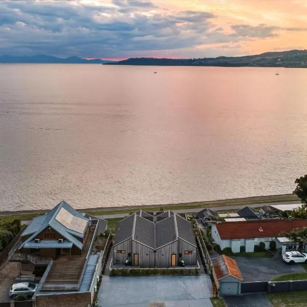 Roam Taupo Upper Terrace Unit 4 - Spa Pool, hotel a Taupo