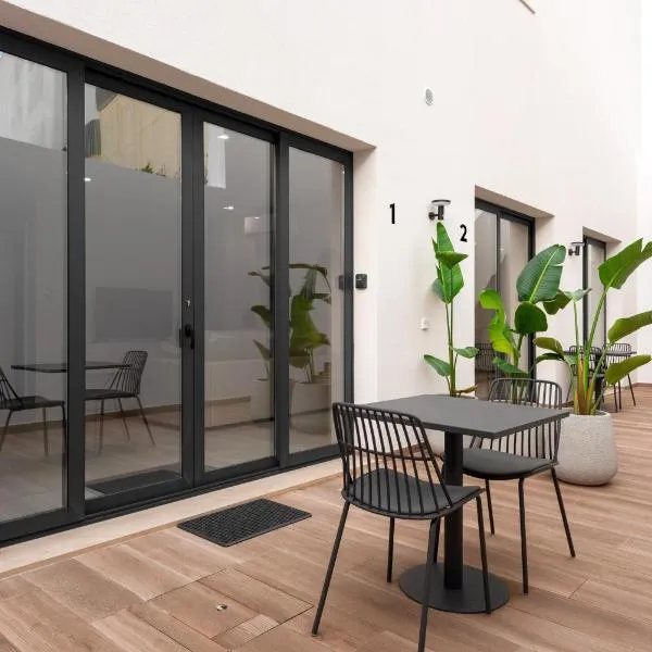 Villa 41 - Private Studios Faro Airport, Beach and City Center, viešbutis Fare