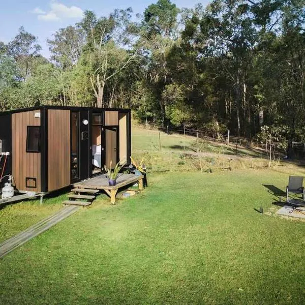 The Mini Chalet by Tiny Away，Bromfleet的飯店