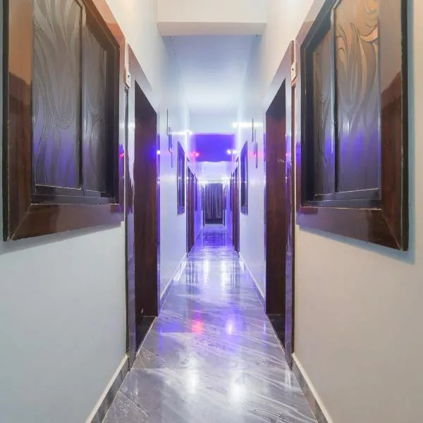 Hotel O Hotel Paradise, hotel em Rewa