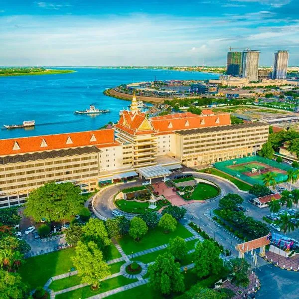 Hotel Cambodiana, hotelli kohteessa Phnom Penh