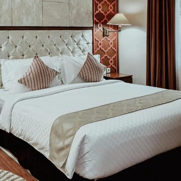 Royal Brongto Hotel, hotel en Timuran