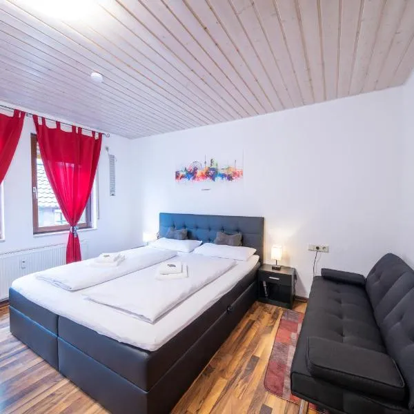 Modernes Apartment mit Balkon, Parkplatz, Waschmaschine für 4-5 Gäste, hotel v destinácii Filderstadt