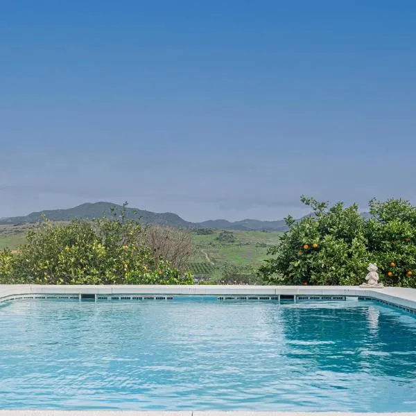 Cortijo el Sendero, hotel u gradu Alora