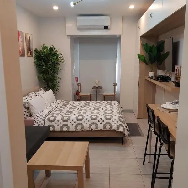 Apartment 2 Quezon City Condo Pool View, hotel di Manila