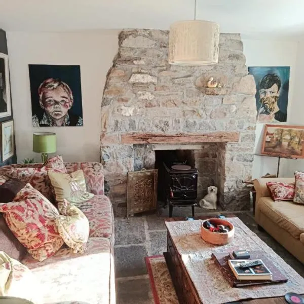 1 Bedroom Cottage with extra small double bed on landing, no hot tub, מלון בWhitegate