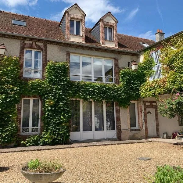 Comfort and Quiet Getaway by the Eure, hotel en Montreuil