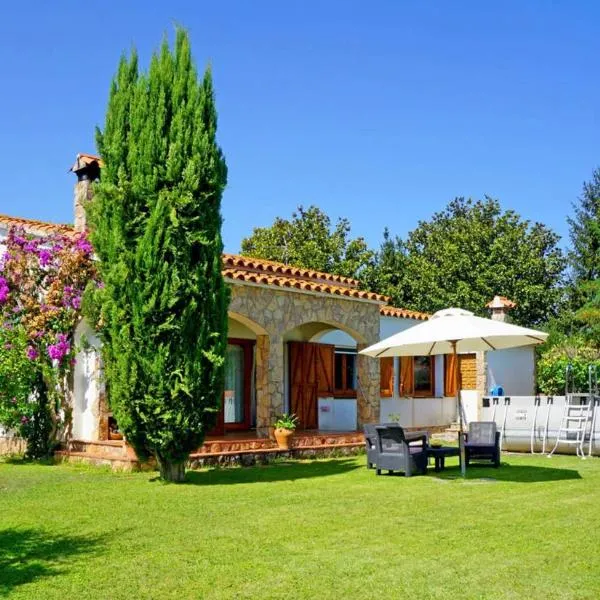 Casa en Viladamat con piscina en la Costa Brava, hotel en Viladamat