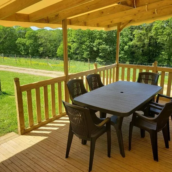 Camping Ushuaïa Villages de Pont Calleck, hotelli kohteessa Inguiniel