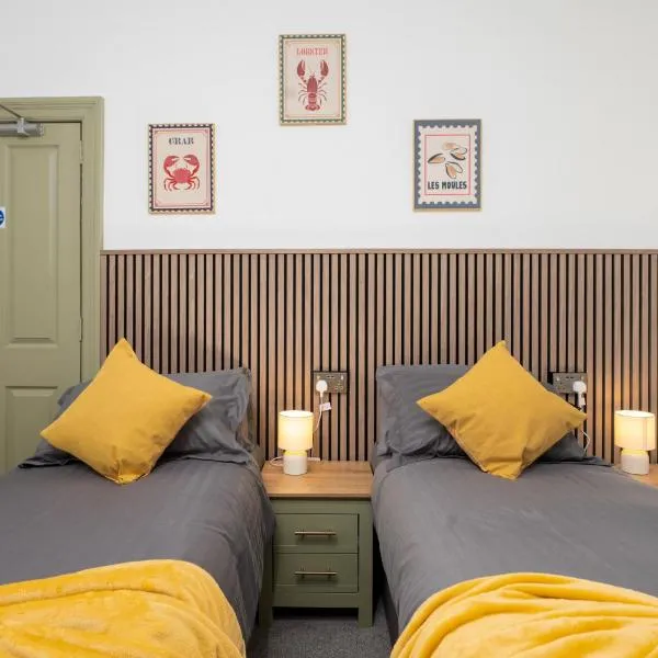 Claydens Guest House at Cleethorpes Sleeps 12, Hotel in Cleethorpes
