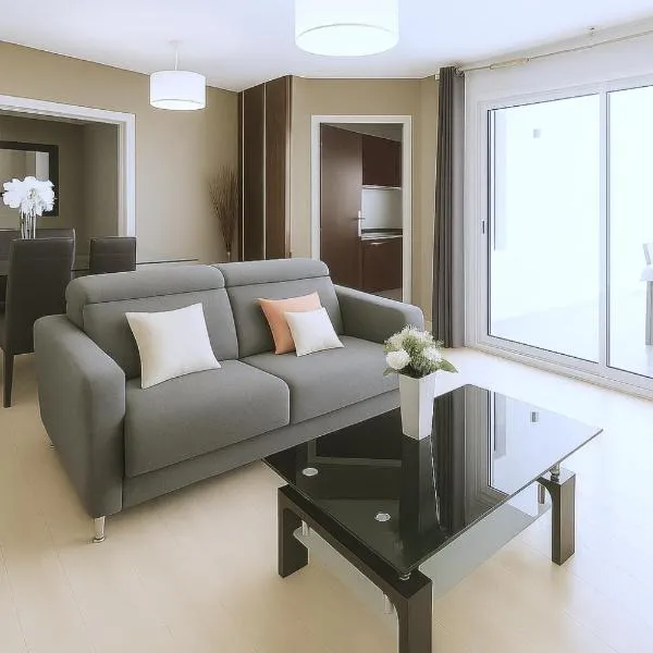 T2 classé 4 étoiles avec jardin, piscine, vue mer à Saint-Gilles-les-Bains, hotel in Saint-Gilles-les-Bains