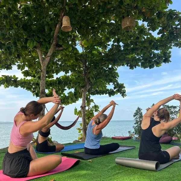 Beach Yard Hostel, hotel v destinaci Ban Nua