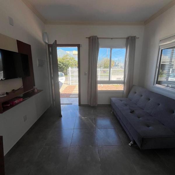 Casa aconchegante a 70m do mar, ideal para famílias - Foto 5