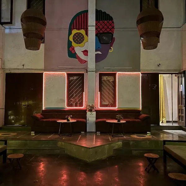 The Pune Story, Hotel in Pune