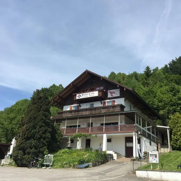 Wald Cafe, hotel en Simbach am Inn