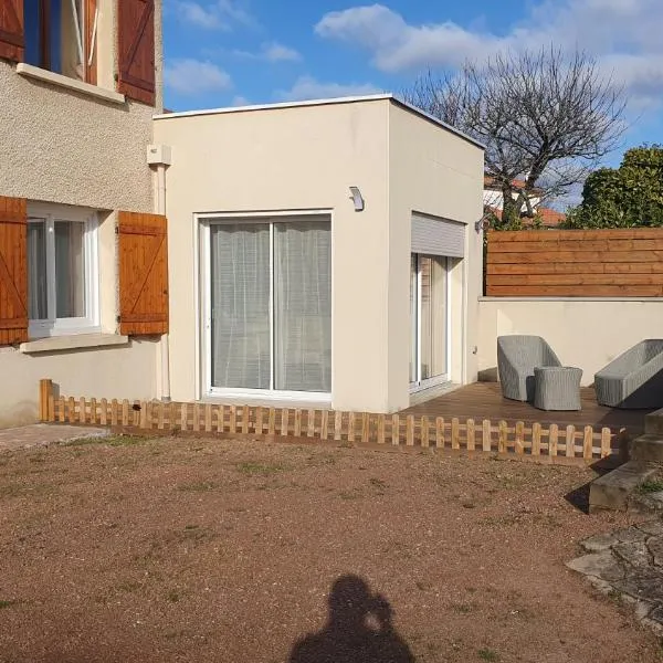 le pied des monts, hôtel à Sainte-Consorce