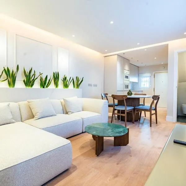 New Luxury House Madrid 4 Bd 4 Bth, hotel i Madrid