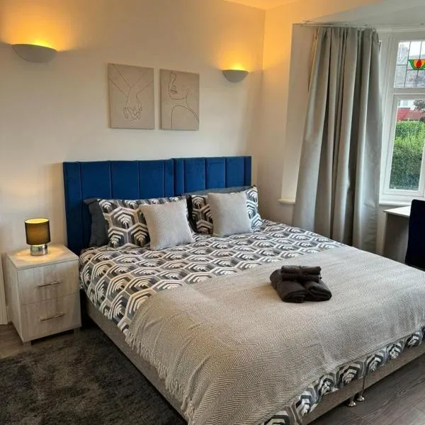 Smart Rooms Piccadilly Line Central London Alexandra Palace, hotel in New Southgate