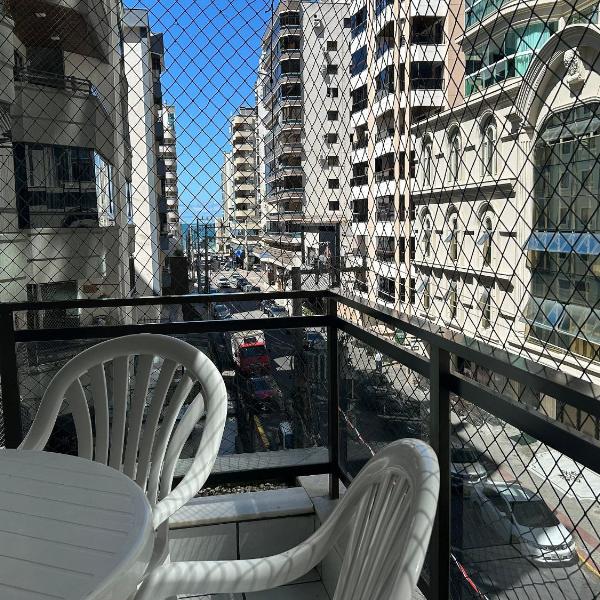 Apto 2 Quartos Meia Praia próximo Shopping Russi
