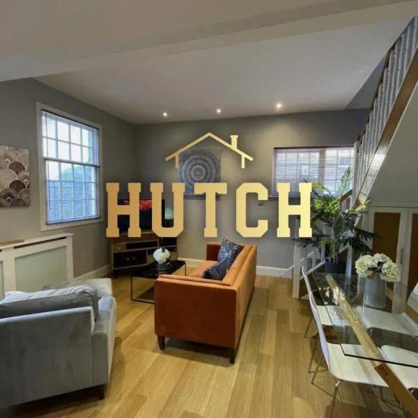 Luxury 3-bed Victorian Townhouse Hosted by Hutch Lifestyle, Hotel in Royal Leamington Spa