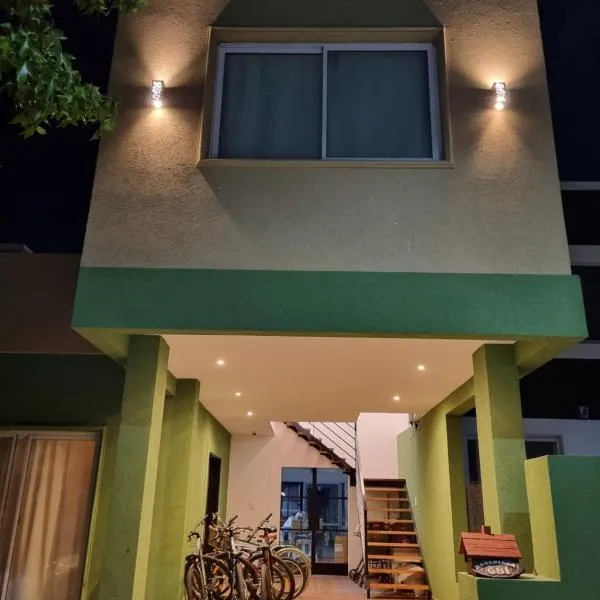 Mirasoles Suites, hotel u gradu Monte Grande