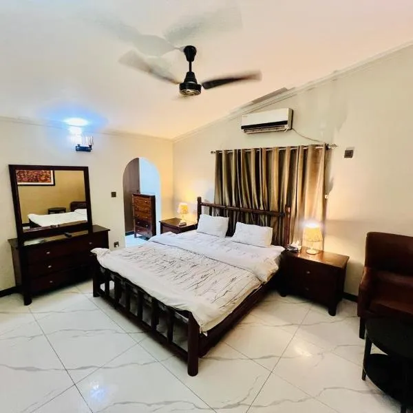 Waves Guest House Clifton Khi, hotel di Karachi