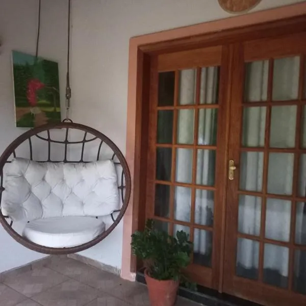 Quarto na mata Jasmim, hotel em Guararema
