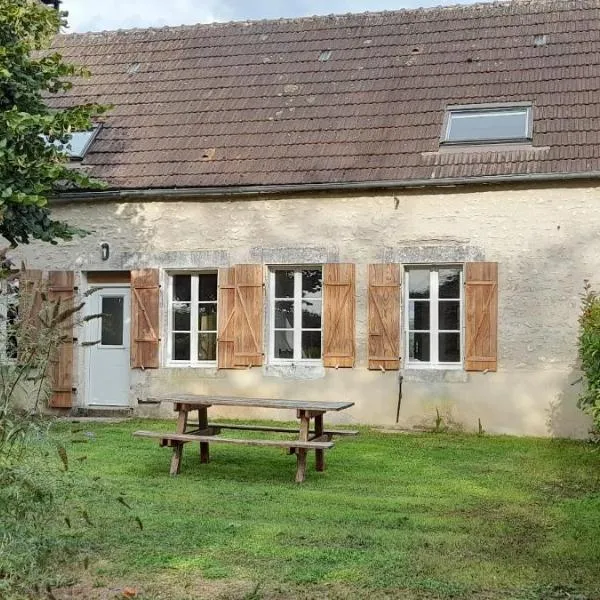 La chaumière, hotel em Druyes-les-Belles-Fontaines