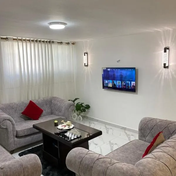W3 property, hotel u gradu Kerak