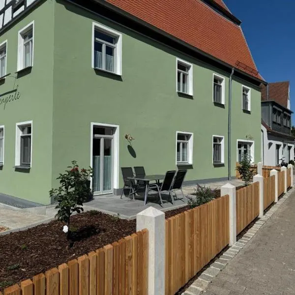 Apartment mit Terrasse "Blumentraum"، فندق في سبالت