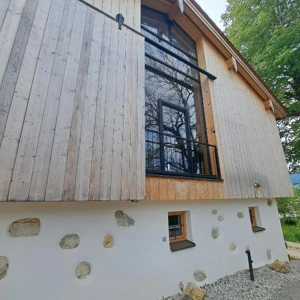 Exklusives STALL-LOFT "ZUM PULVERER" - Naturdesign hinter historischen Mauern - AusZeit für 2 inmitten des Isarwinkels, отель в городе Gaißach