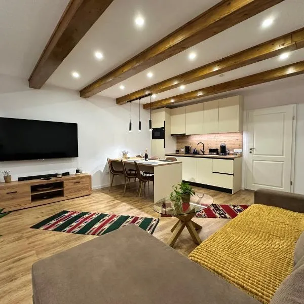Central House - Modern Apartment, hotel in Zărneşti