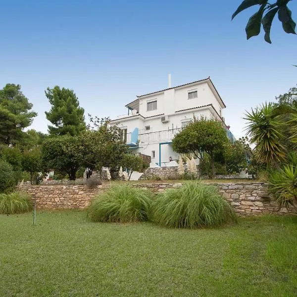 Koukounaries में, होटल Villa ALEXIS