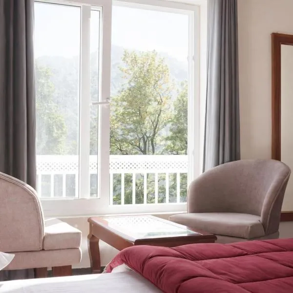 Hotel The Oak & Lake View-Near Mall Road Nainital