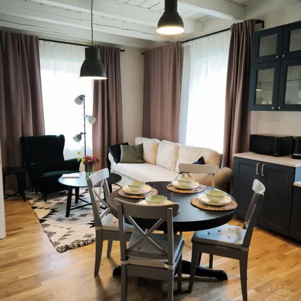 Independance Square Apartments III – hotel w Możejkach