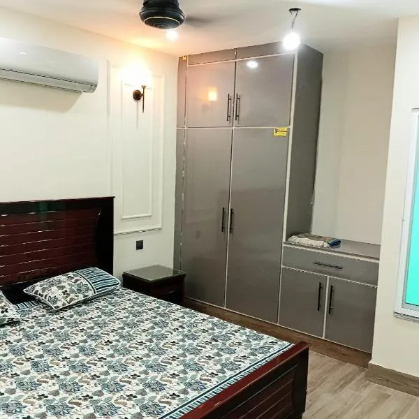 Alfazal apartment, hotel in Lahore