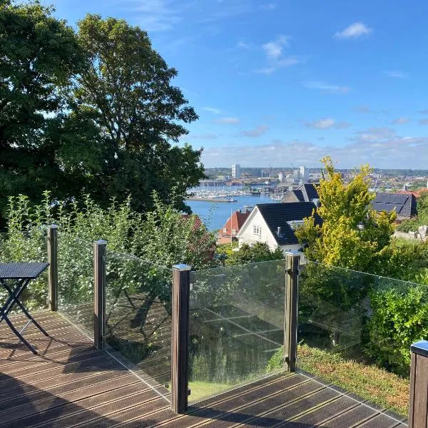 An apartment overlooking the harbor Kolding fjord, hotel in Kolding