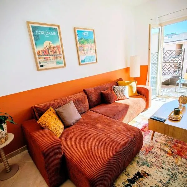 Modern Gem 200m from Beaches with Balcony, AC and Tram, hotel a Niça