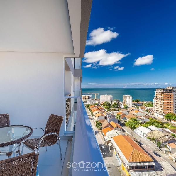 Apto em Cond. c/ Piscina e Vista Mar - BHC1206