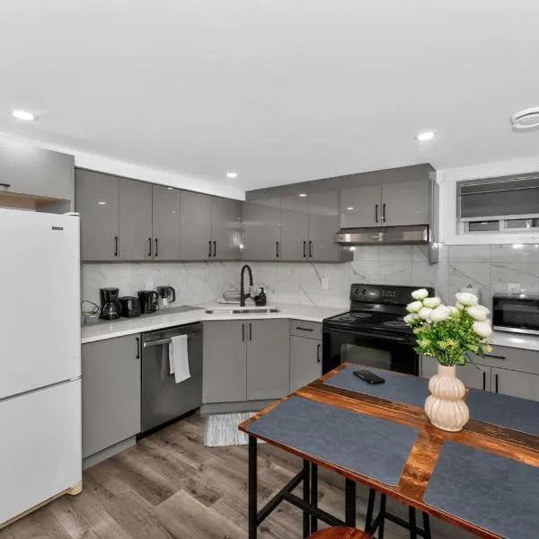 New 2BR Home | Family Friendly | Near YYC Airport & Downtown - 4412 – DN, hotel u gradu Kalgari