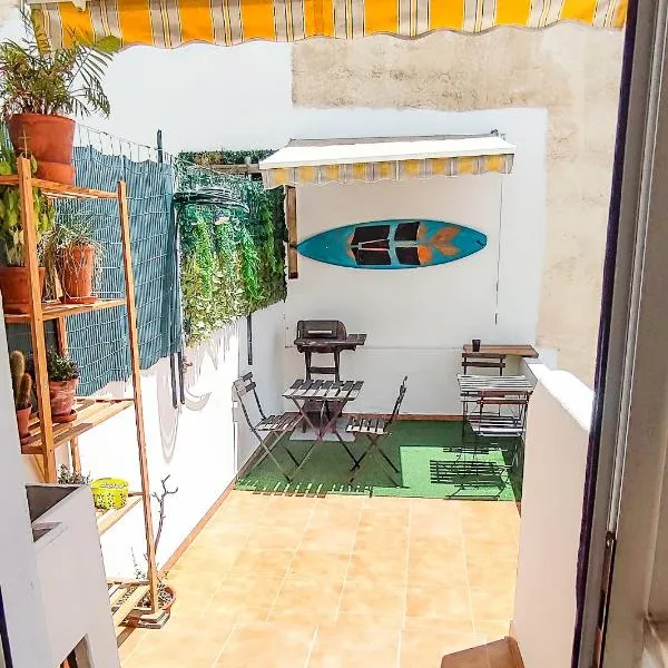 Surf Vibe Guest House, hotelli Farossa